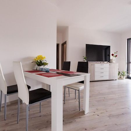 Miracle Apartment Bratislava Ngoại thất bức ảnh